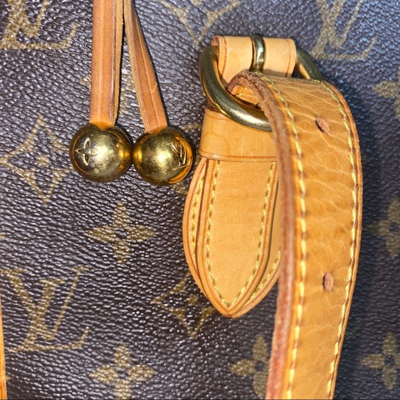 Louis Vuitton Popincourt Monogram Shoulder Bag - Picture 9 of 16